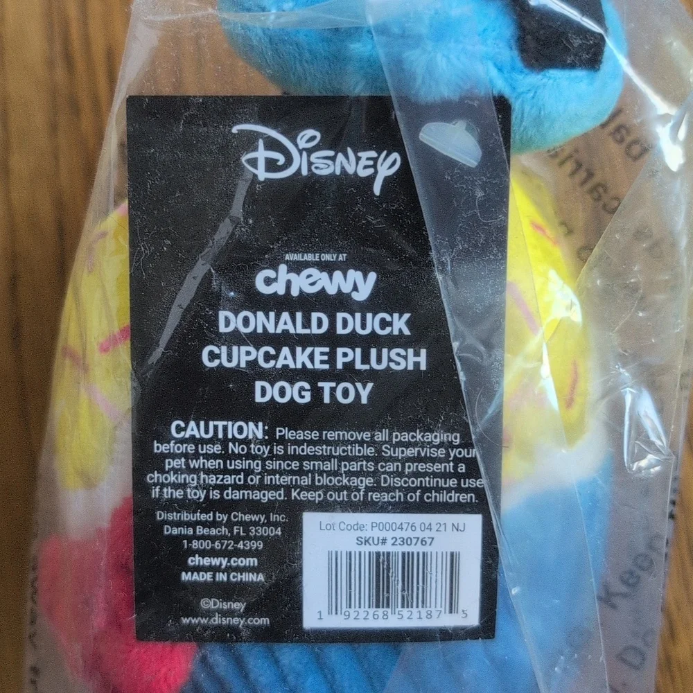 NWT Set Of 2 Squeaky Plush Dog Toys Mickey Mouse And Donald Duck Cupcake Dog Toy